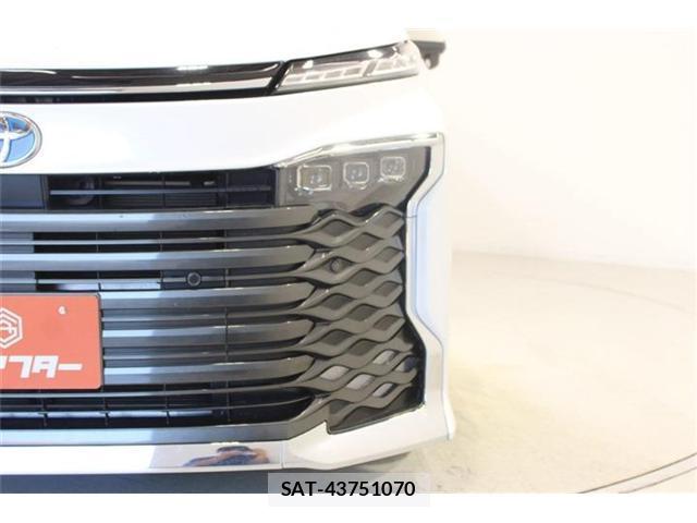Toyota VOXY 2022-10 8342141-13