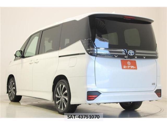 Toyota VOXY 2022-10 8342141-9