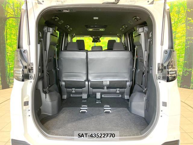 Toyota VOXY 2023-08 8342228-10