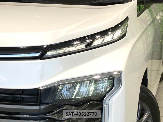 Toyota VOXY 2023-08 8342228-13