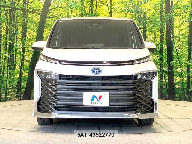 Toyota VOXY 2023-08 8342228-14