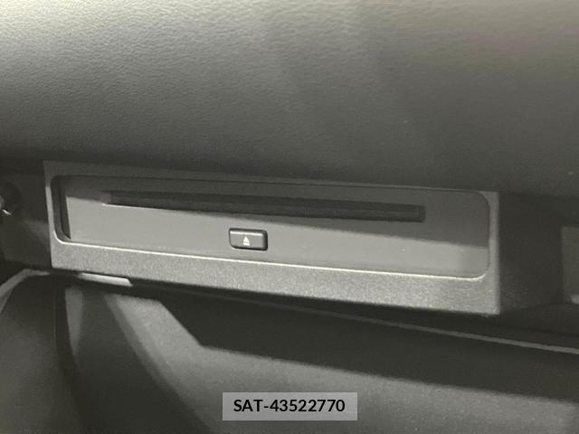 Toyota VOXY 2023-08 8342228-5