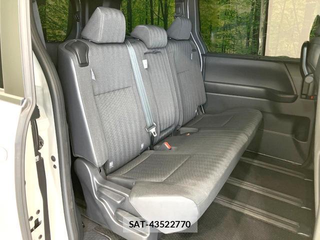 Toyota VOXY 2023-08 8342228-8