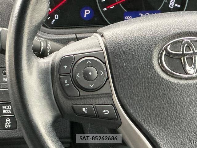 Toyota VOXY 2018-01 8342251-17