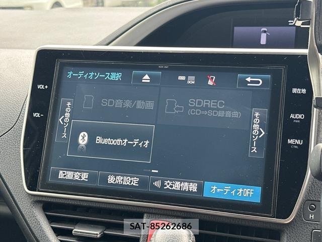 Toyota VOXY 2018-01 8342251-4