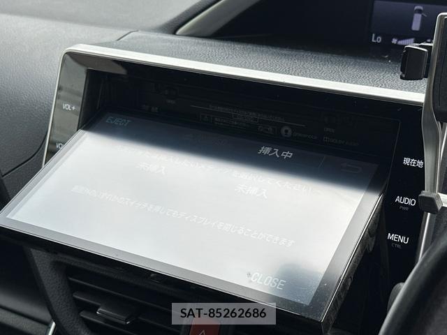 Toyota VOXY 2018-01 8342251-6