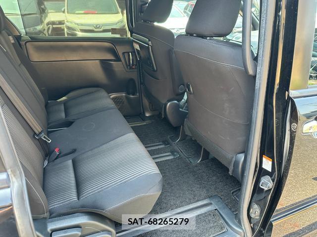 Toyota VOXY 2019-07 8342288-12