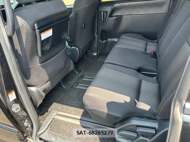 Toyota VOXY 2019-07 8342288-14