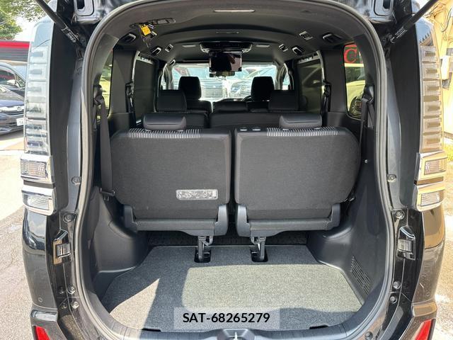 Toyota VOXY 2019-07 8342288-15