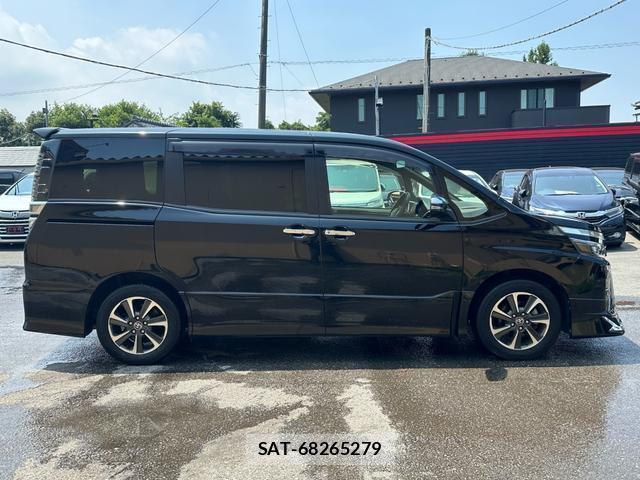 Toyota VOXY 2019-07 8342288-18