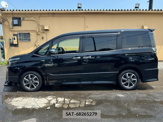 Toyota VOXY 2019-07 8342288-19