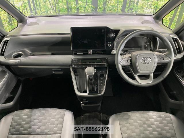 Toyota VOXY 2024-03 8342299-1