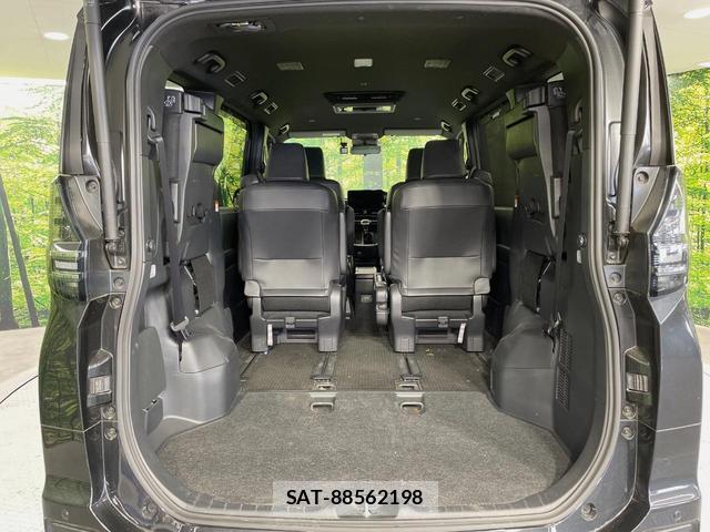 Toyota VOXY 2024-03 8342299-10