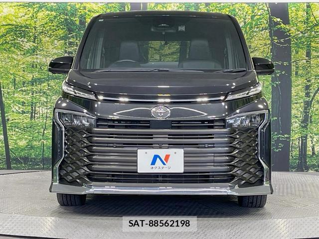 Toyota VOXY 2024-03 8342299-14