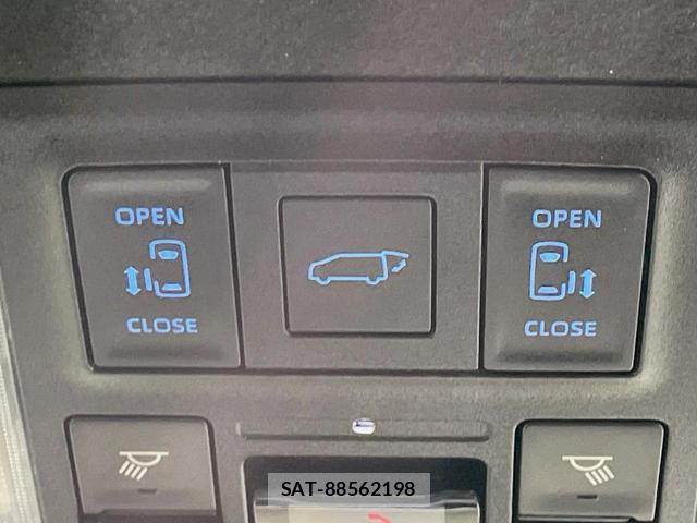 Toyota VOXY 2024-03 8342299-3