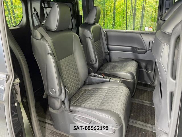 Toyota VOXY 2024-03 8342299-8