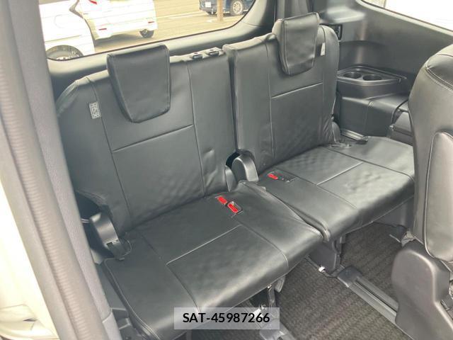 Toyota VOXY 2022-09 8342474-10