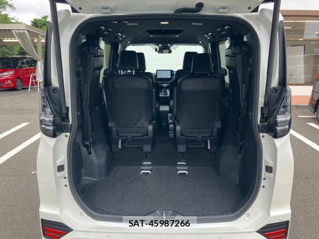 Toyota VOXY 2022-09 8342474-12