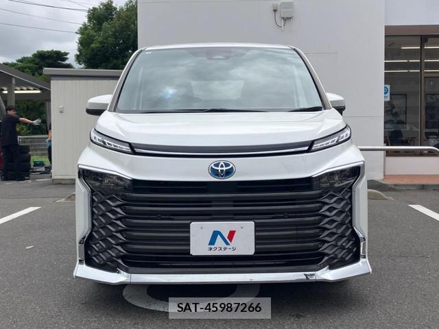 Toyota VOXY 2022-09 8342474-14