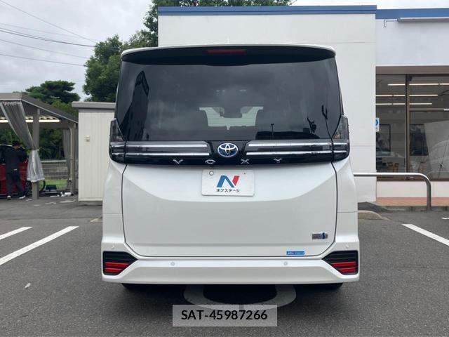 Toyota VOXY 2022-09 8342474-15