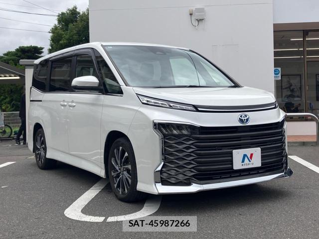 Toyota VOXY 2022-09 8342474-16