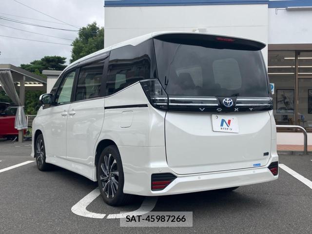 Toyota VOXY 2022-09 8342474-17