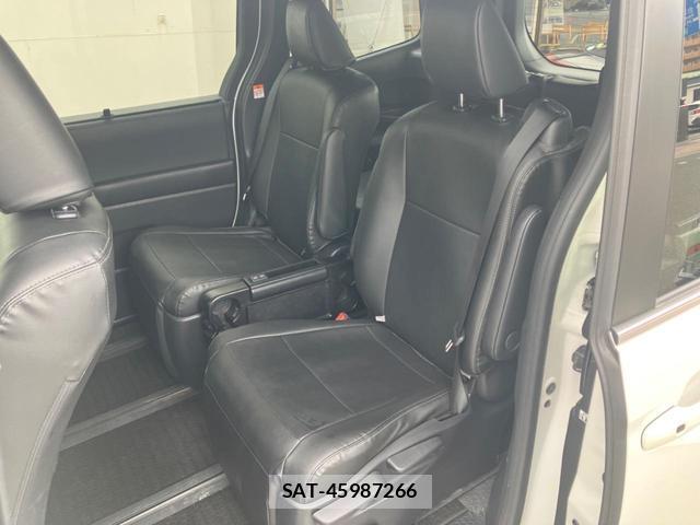 Toyota VOXY 2022-09 8342474-9