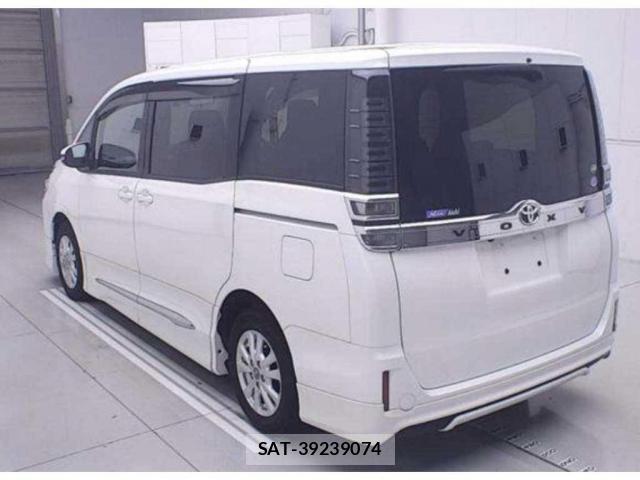 Toyota VOXY 2017-10 8342650-1