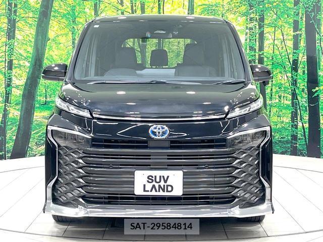 Toyota VOXY 2023-02 8342684-16