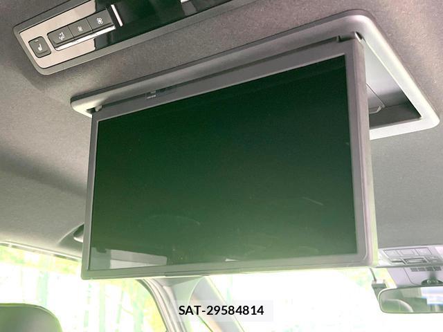 Toyota VOXY 2023-02 8342684-2
