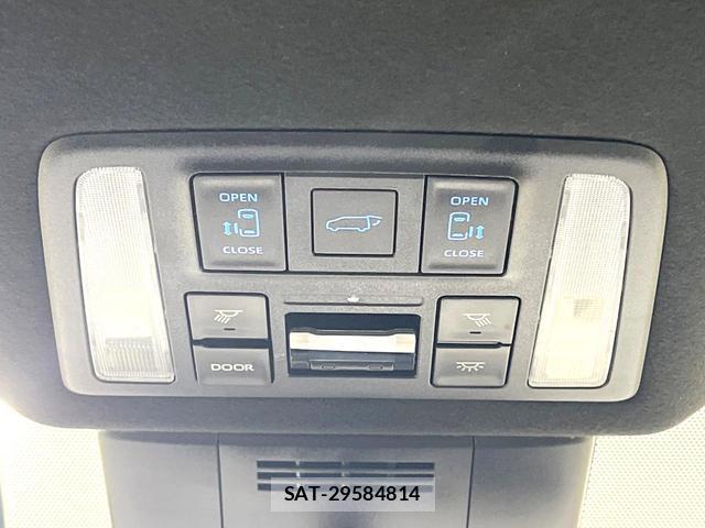 Toyota VOXY 2023-02 8342684-6
