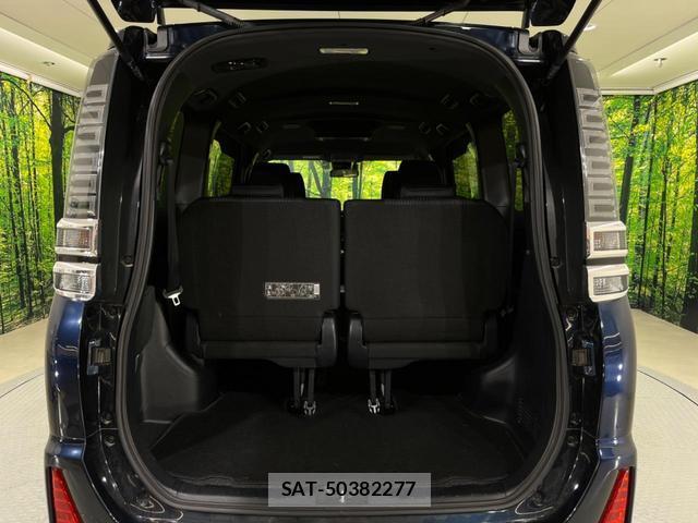 Toyota VOXY 2019-09 8342730-10
