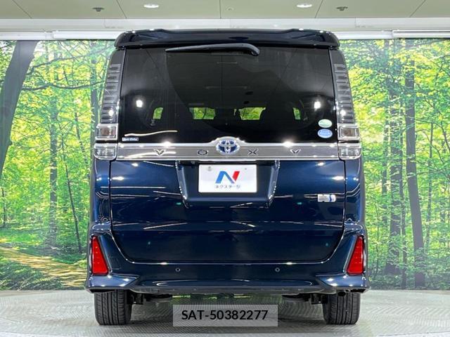 Toyota VOXY 2019-09 8342730-15