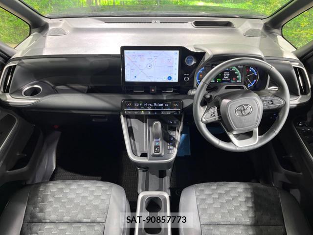 Toyota VOXY 2022-10 8342736-1