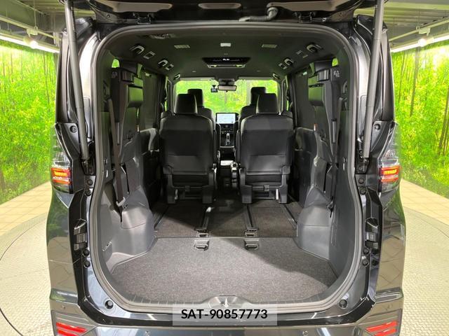 Toyota VOXY 2022-10 8342736-10
