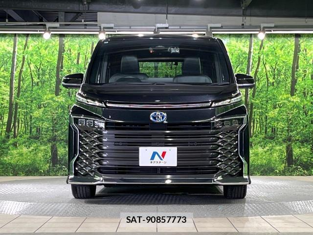 Toyota VOXY 2022-10 8342736-14