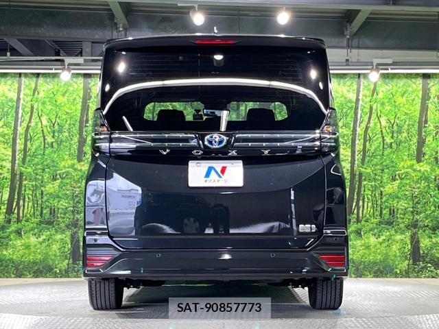 Toyota VOXY 2022-10 8342736-15