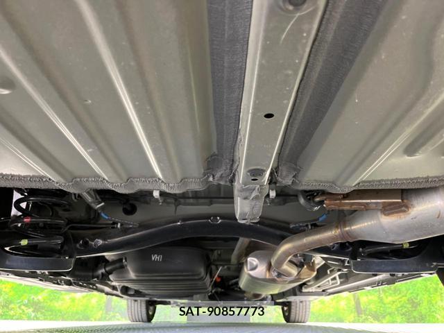 Toyota VOXY 2022-10 8342736-19
