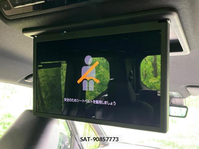 Toyota VOXY 2022-10 8342736-2