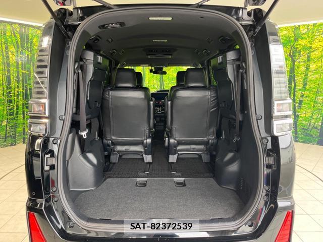 Toyota VOXY 2020-07 8342845-10