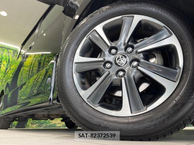 Toyota VOXY 2020-07 8342845-13