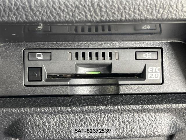 Toyota VOXY 2020-07 8342845-6