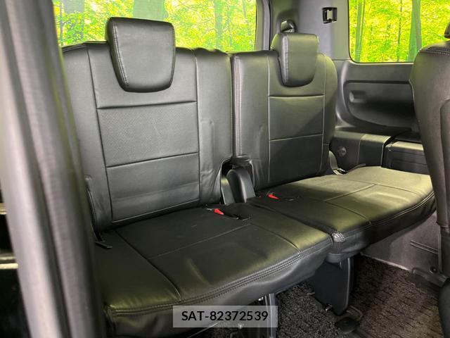 Toyota VOXY 2020-07 8342845-9