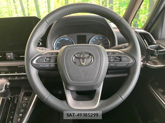 Toyota VOXY 2023-09 8342846-11
