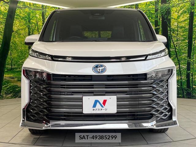 Toyota VOXY 2023-09 8342846-14