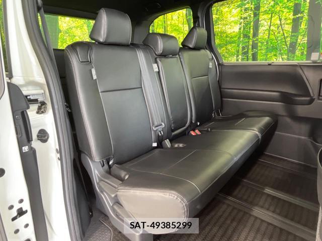 Toyota VOXY 2023-09 8342846-9