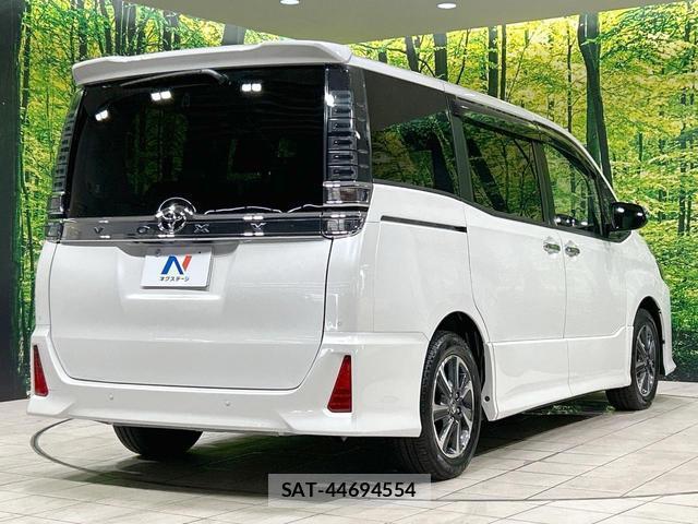 Toyota VOXY 2020-12 8343035-16