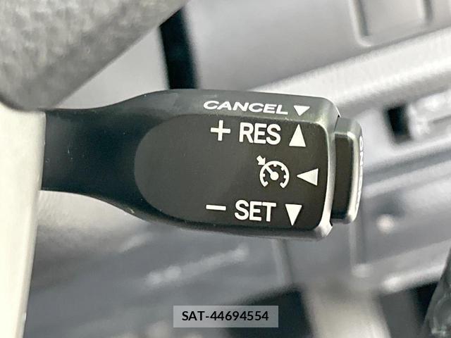 Toyota VOXY 2020-12 8343035-6