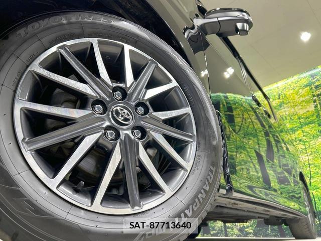 Toyota VOXY 2014-02 8343043-13