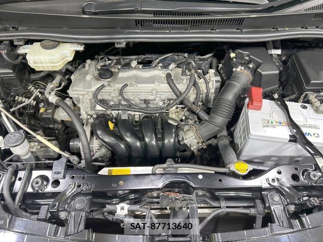 Toyota VOXY 2014-02 8343043-17
